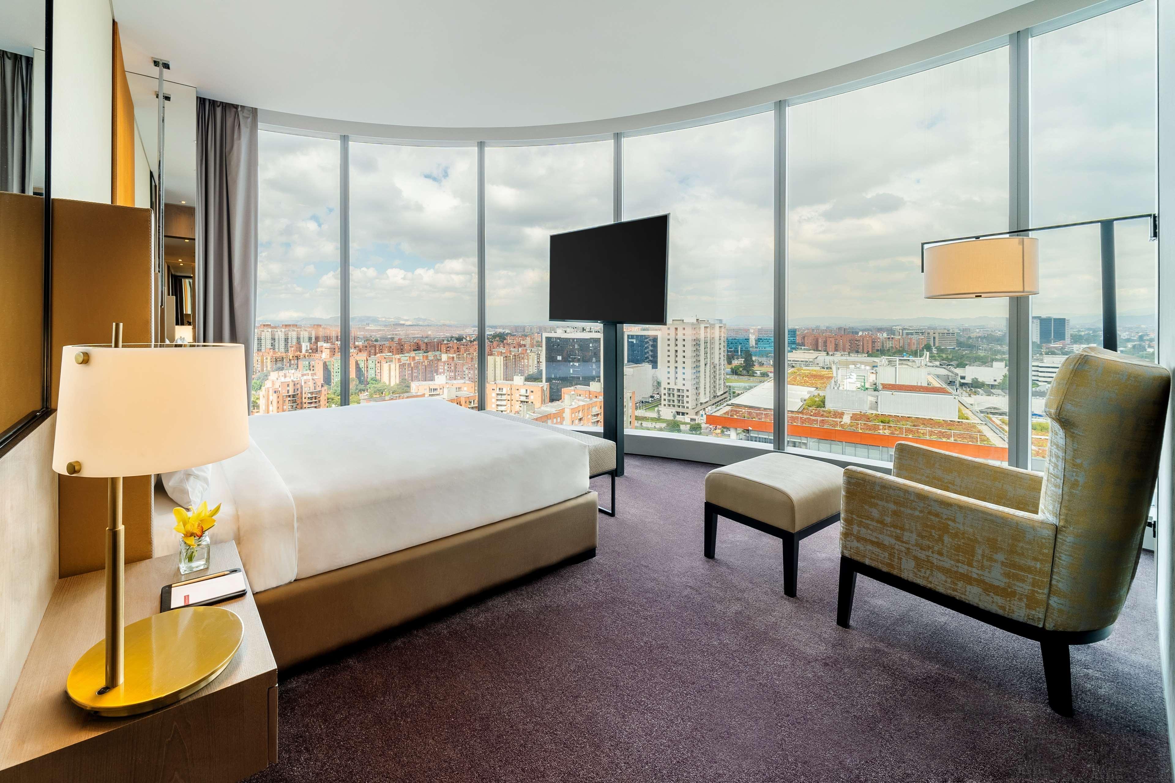 Grand Hyatt Bogota Otel Dış mekan fotoğraf A bedroom at the hotel