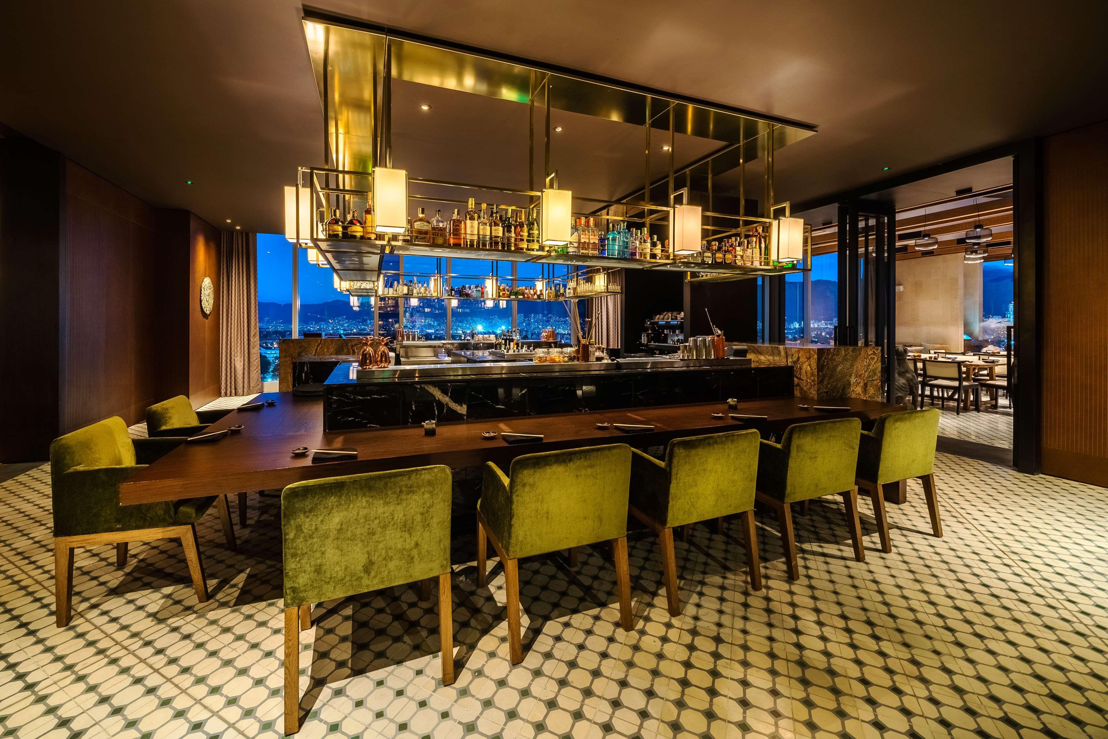 Grand Hyatt Bogota Otel Dış mekan fotoğraf The bar at the 360° Sky Lounge