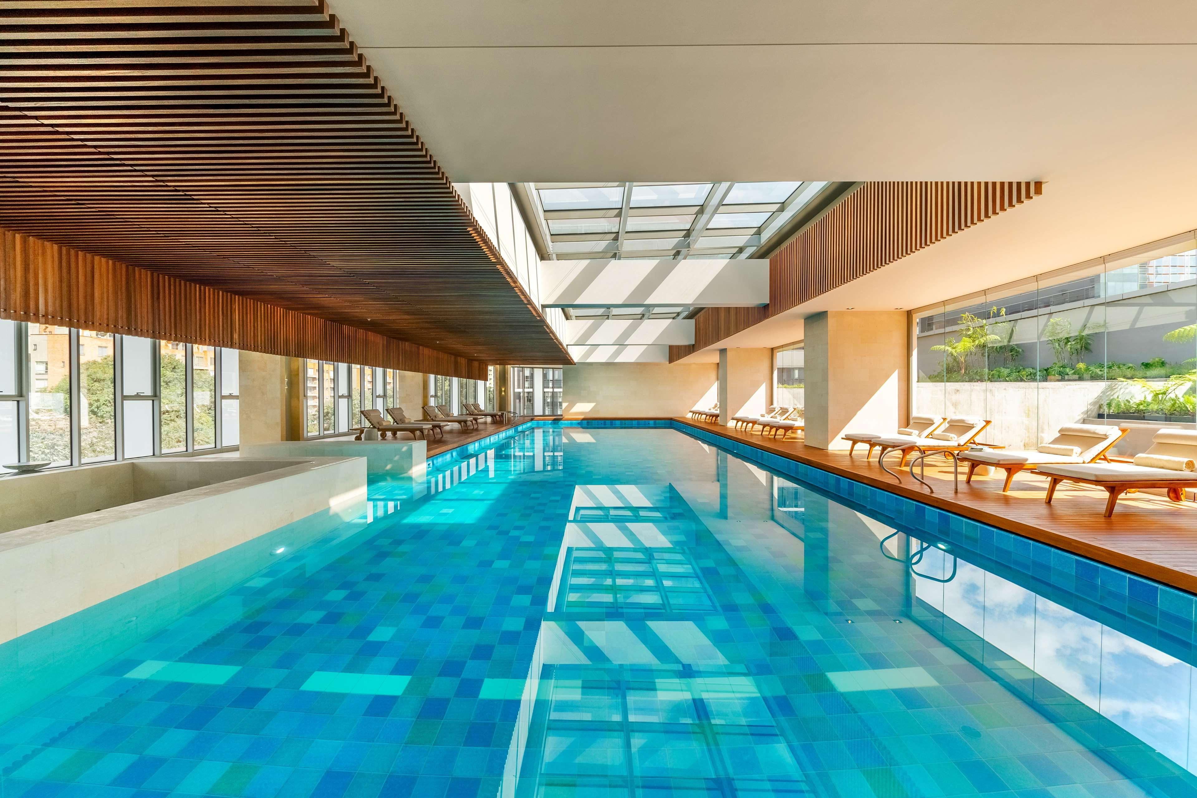 Grand Hyatt Bogota Otel Dış mekan fotoğraf The swimming pool at the hotel