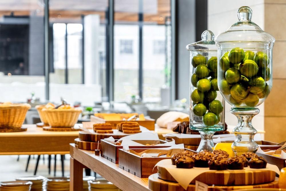 Grand Hyatt Bogota Otel Dış mekan fotoğraf A buffet at a hotel